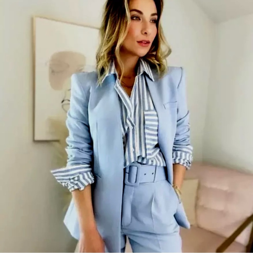 Zara Fitted Blue blazer inverted lapels / Collarless and shoulder pads New-tags